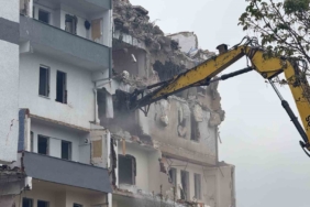 Depremi en çok hisseden ilçelerden Büyükçekmece’de 33 yıllık binada kentsel dönüşüm