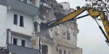 Depremi en çok hisseden ilçelerden Büyükçekmece’de 33 yıllık binada kentsel dönüşüm