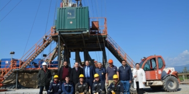 Kaymakam Odabaş, MTA tarafından yürütülen derin sondaj çalışmalarını yerinde inceledi