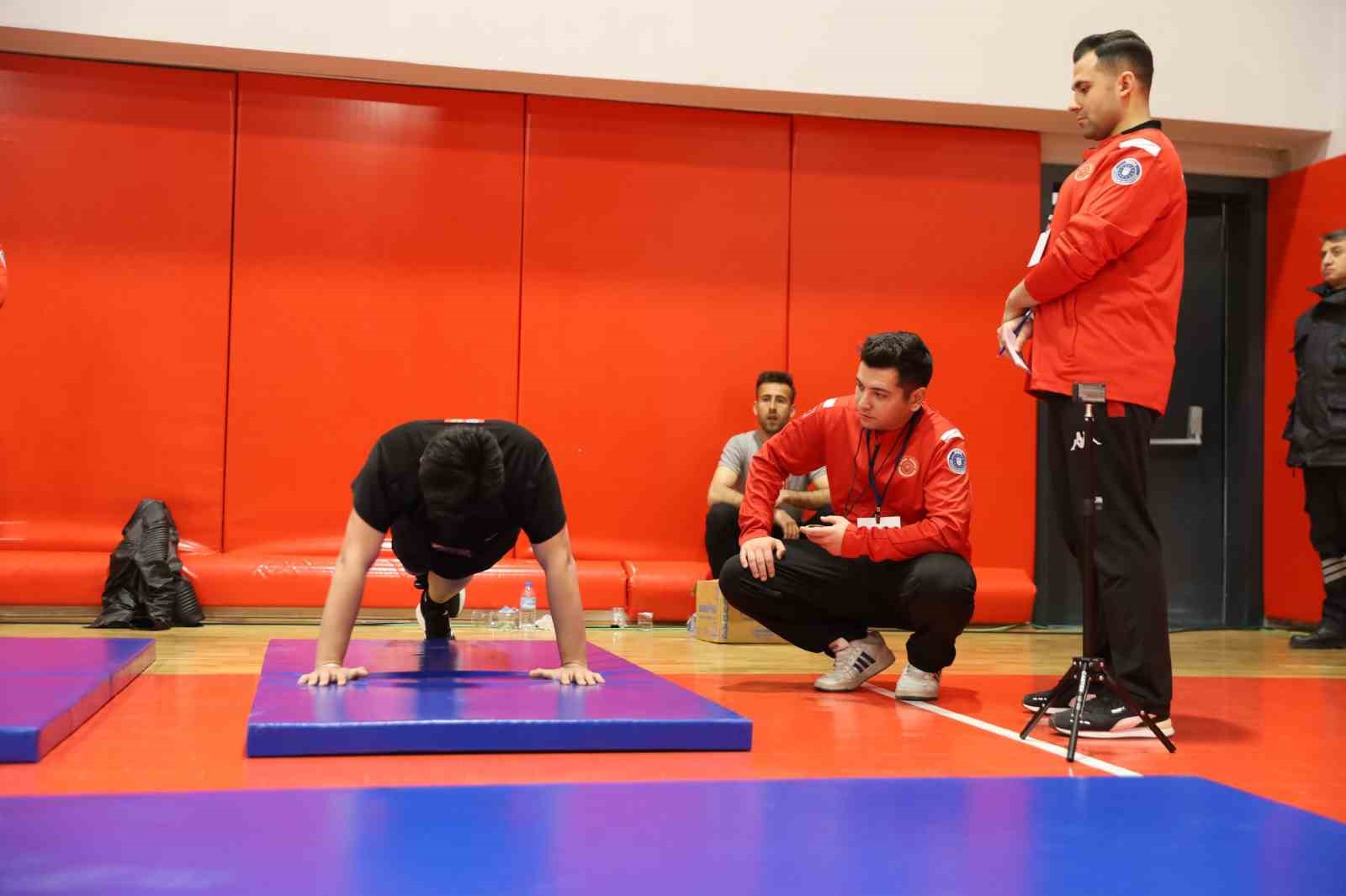 İtfaiye eri olabilmek için ter döktüler