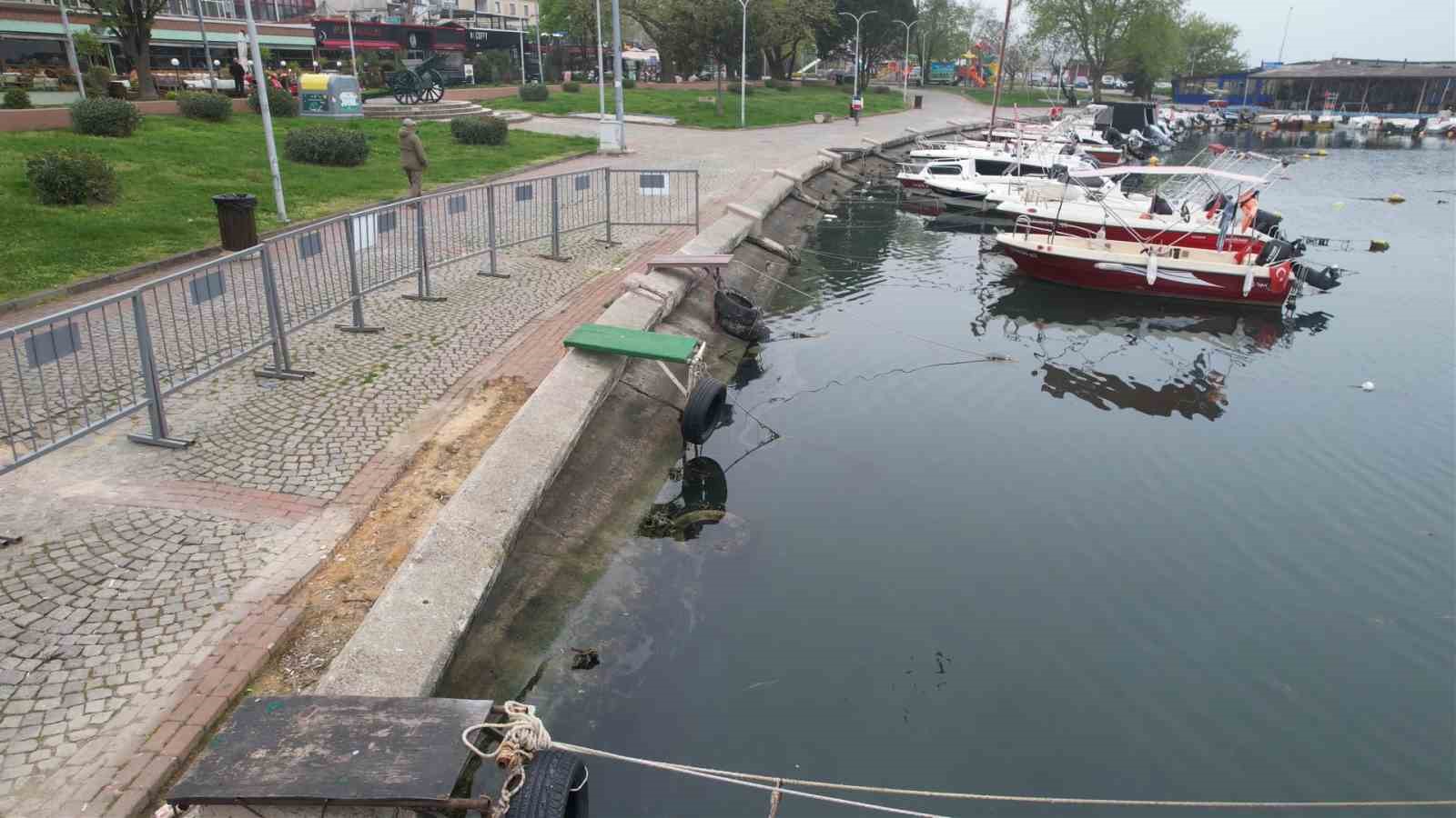 Yalova’da çökme yaşanan balıkçı barınağında inceleme