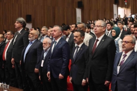 Bu sempozyumda savaşın dini, hukuki ve insani boyutları gözler önüne seriliyor