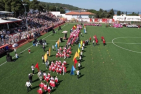 Ayvalık’ta 23 Nisan Ulusal Egemenlik ve Çocuk Bayramı coşkuyla kutlandı