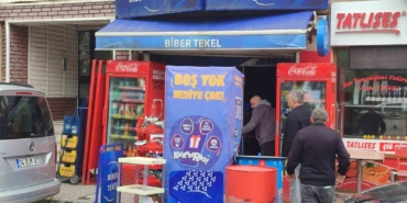 Bakırköy’de tekel bayiye gelen hırsız bir şişe içkiyi çalıp kaçtı