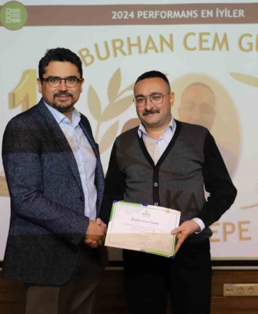 Başarılı çalışanlar ödüllendirildi