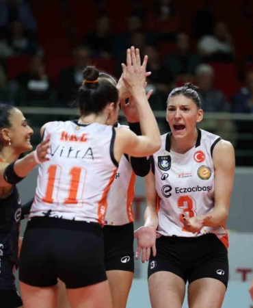 Eczacıbaşı Dynavit, ligi üçüncü sırada tamamladı