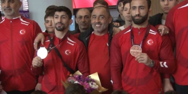 Grekoromen Güreş Milli Takımı yurda döndü