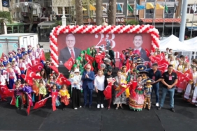 Bandırma’da Uluslararası Çocuk Festivali renkli görüntülere sahne oldu