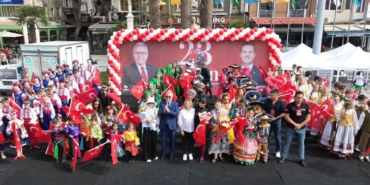 Bandırma’da Uluslararası Çocuk Festivali renkli görüntülere sahne oldu