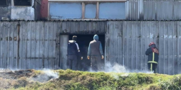 Arnavutköy’de fabrika deposunda korkutan yangın