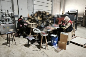 Lüleburgaz’da depo baskını: Yasa dışı üretilmiş 1 milyon 136 bin kutu enerji içeceği ele geçirildi