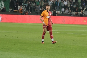 Yunus Akgün, Galatasaray ile 100. maçına çıktı