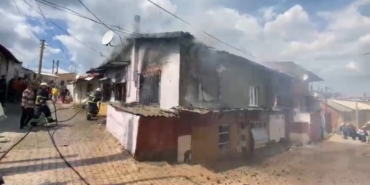 Biga’da ev yangını