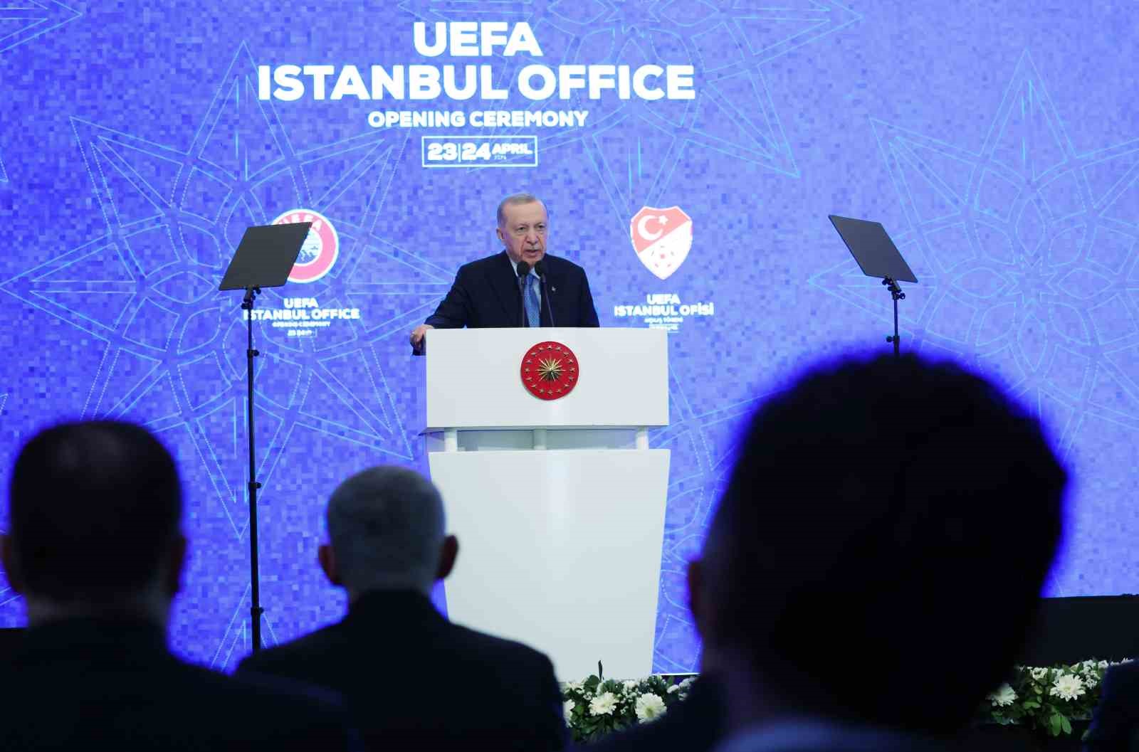 Cumhurbaşkanı Erdoğan: "Artık laf üstüne laf değil taş üstüne taş koyma zamanıdır"
