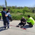 Bursa’da kamyonetle çarpışan motosikletteki çift yaralandı