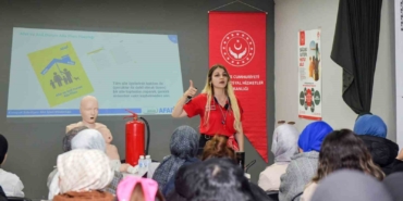 Esenyurt Belediyesi’nden kadınlara Afet Bilinci Eğitimi
