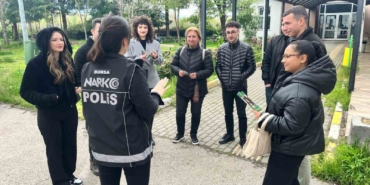 Bursa Narkotik polisi 4 günde 4 bin genci uyardı