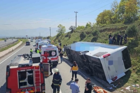 Yalova-Bursa yolunda yolcu otobüsü devrildi: 1 ölü, 2 yaralı