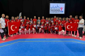 Yıldız Milli Taekwondo Takımı şampiyon oldu