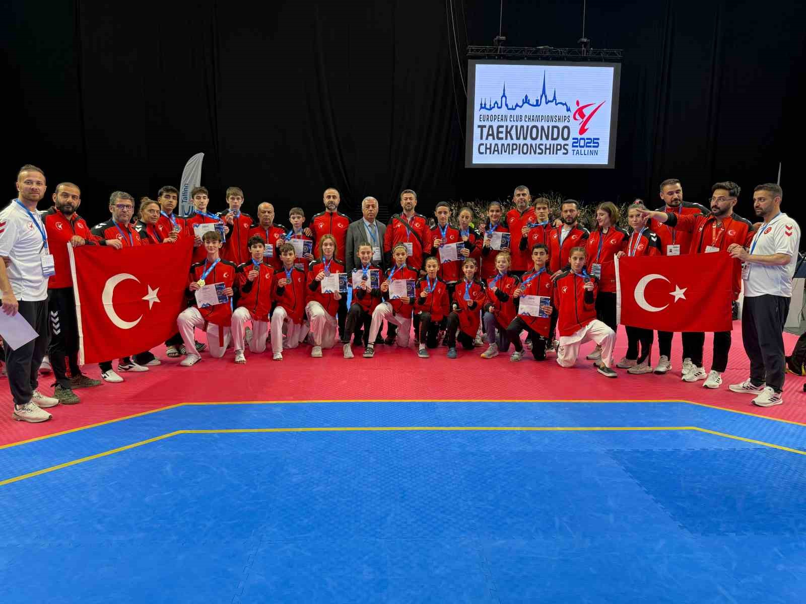 Yıldız Milli Taekwondo Takımı şampiyon oldu