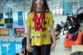 Asya yüzme şampiyonasından 4 madalya ile döndü