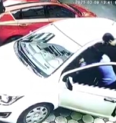 Kartal’da komşuların park kavgası: Astım hastası kadına darp ve tehdit kamerada