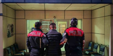 Şüphe üzerine durdurulan şahsın üzerinden uyuşturucu ele geçirildi