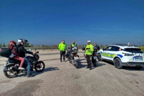 Kurallara uymayan motosikletlilere 52 bin lira ceza