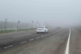 Tekirdağ’da yoğun sis sürücülere zor anlar yaşattı