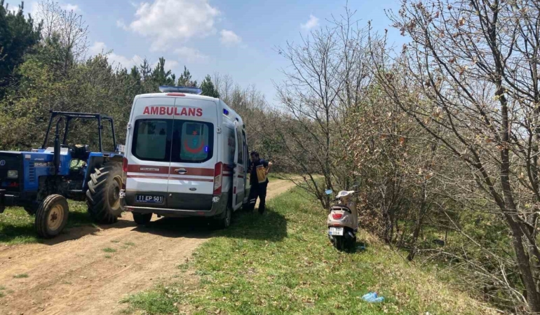 Bilecik’te motosikletin devrilmesi sonucu meydana gelen trafik kazasında 2 kişi yaralandı