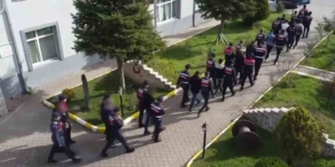 Kadın profilleri ile mesajlaştıkları kişilerin cinsel içerikli görüntülerini kaydedip 500 milyon TL’lik vurgun yapan çeteye darbe