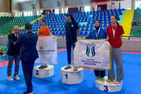 SUBÜ öğrencilerinden Taekwondo’da 3 madalya