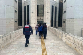 Edremit’te kablo hırsızlığı yapan 3 şüpheli tutuklandı