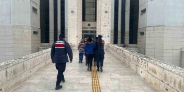 Edremit’te kablo hırsızlığı yapan 3 şüpheli tutuklandı