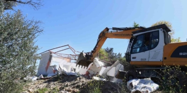 Bursa’da 25 kaçak yapı yıkıldı
