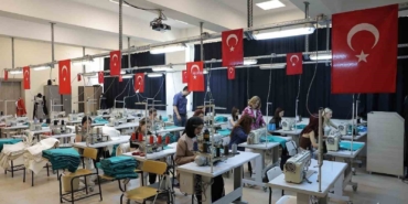 Ameliyathanelerin tekstil ürünleri üniversite öğrencilerinin elinden çıkıyor