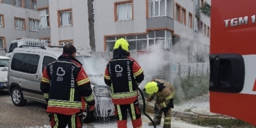 Bandırma’da araç yangını korkuttu