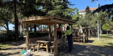 Kalepark Sosyal Tesisleri’nde kent mobilyalarına bakım ve onarım gerçekleştirildi