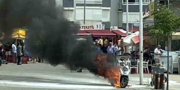 Motosiklet alev alev yandı