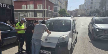 Park etmek istersen motosiklete çarptı: 1 kişi yaralandı