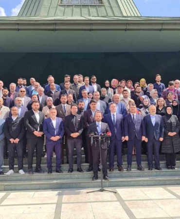 AK Parti’den Adnan Menderes Anıt Mezarı önünde 27 Mayıs açıklaması