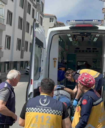 Çorlu’da 1,5 metre yükseklikten düşen işçi yaralandı