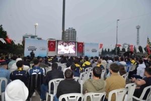 Esenyurt’ta final coşkusu: Fenerbahçe zaferi dev ekranda kutlandı