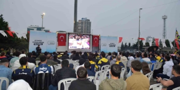 Esenyurt’ta final coşkusu: Fenerbahçe zaferi dev ekranda kutlandı