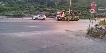 Maltepe’de kontrolden çıkan otomobil gölete uçtu