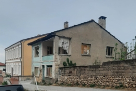 Bilecik’te bir emniyet bir de zabıta ekibine darp edildi
