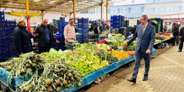 Havran Kaymakamı Enver Özderin semt pazarını ziyaret etti