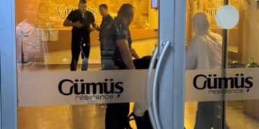 Esenyurt’ta bir dönerci ve rezidansa kurşun yağmuru: O anlar kamerada