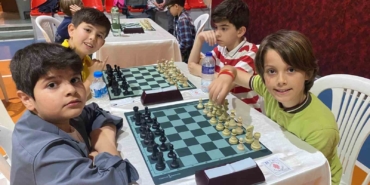 Ümraniye’de satranç heyecanı: Zeka ve strateji nefes kesti