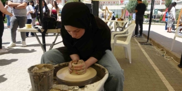 Hedefi Türkiye’de sayıları az olan bayan çömlek ustaları arasına girmek